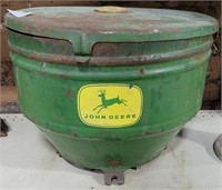 VTG JOHN DEERE PLANTER BOX