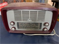 HMV Little Nipper bakelite radio