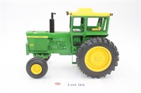 1/16 Scale Model 4620 Diesel Tractor