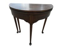 MHG FLIP TOP QUEEN ANNE GAME TABLE