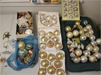 F655 - Lot of Christmas Ornaments