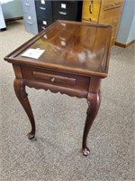 Ethan Allen Side Table with Pullout on each side