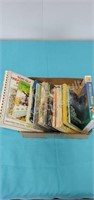 15 kid's books & 1 VHS tape - Tom Glaziers