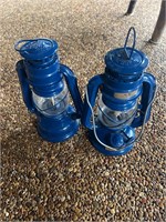 2 mini lanterns