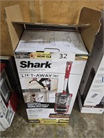 shark navigator lift-away vacuum
