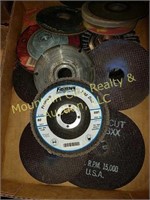 Grinder disc and wire brush set