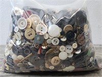 Huge Bag Vintage Buttons!  Over 6 LBS of Buttons!