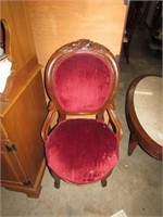 RED VICTORIAN STYLE CHAIR