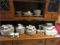 GIBSON CHNA SET -- APPROX 82 PC