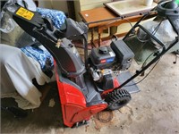 Toro 724 QXE Snowblower