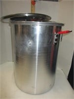 XL aluminum stock pot, 15.5"x12"w