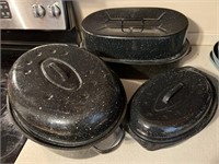 Roasting pans Enamelware  lot