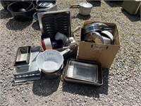 Lot of Kitchen Items