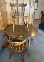 ROUND KICTHEN TABLE W/ 2 CHAIRS