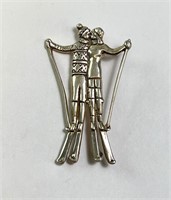 Beautiful Sterling Skiers Kiss Brooch 7-Grams