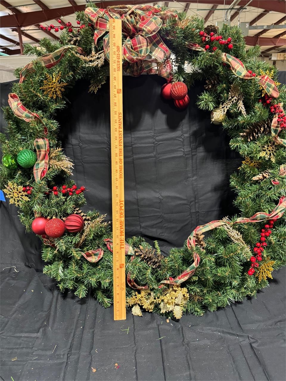Large Christmas wreath with storage bag