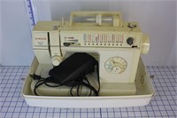 VINT. SINGER MERRITT 4538 SEWING MACHINE IN CASE