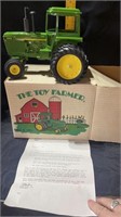 John Deere 4250 Toy Farmer with box