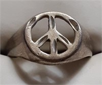 STERLING PEACE RING SZ 8 MARKED 925