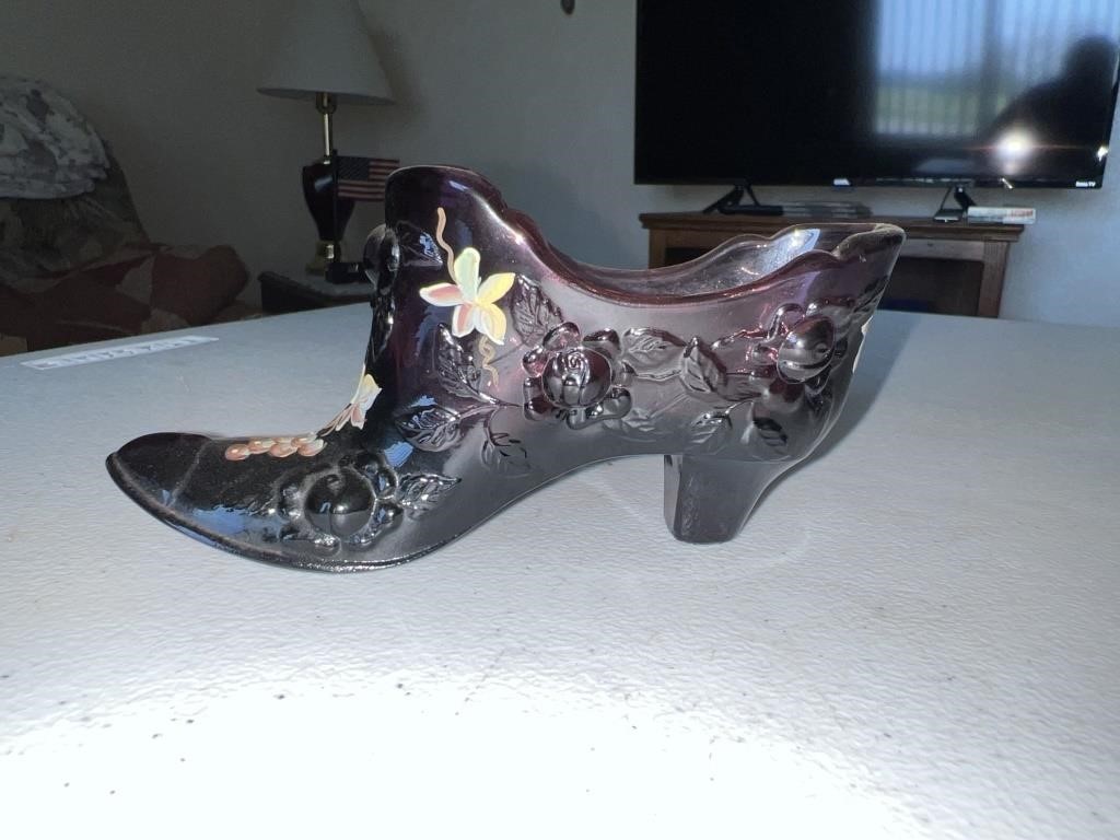 Fenton hand painted shoe 6in long