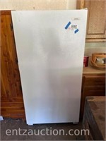 TAPPAN UPRIGHT FREEZER *UNKNOWN CONDITION