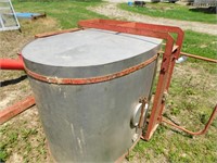 PAIR OF STAINLESS TANKS W/ TWO BRACKETS