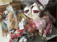 Misc. stuffed animals (clowns, bears); 10+