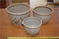 Vintage 3 piece signed pottery nesting bowl set