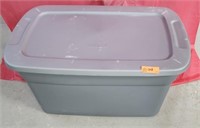 Empty tote with lid 30 Gal or 114L.