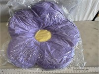 NEW 36IN "DAISY" FLOWER PILLOW IN BOX