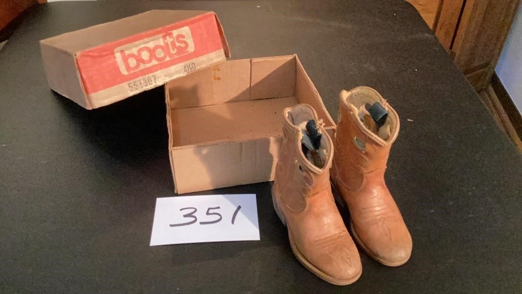 Vintage Children,s Cowboy Boots sz 4 1/2 D.