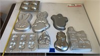 Cake pans ! American Beauty egg mold, holiday