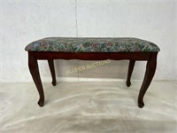 UPHOLSTERED TOP WOODEN BENCH