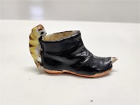 MID CENTURY JAPANESE PORCELAIN CAT / BOOT FIGURINE