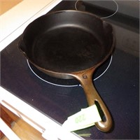 VINTAGE CAST IRON SKILLET #6 ( H ON HANDLE ) 9"