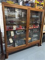 5- Shelf wood display cabinet, Measures: 36"W x