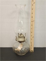 Vintage oil lantern 13in