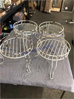 OUTDOOR WIRE PLANT STANDS