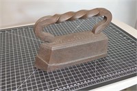 Primitive Cast Iron Iron