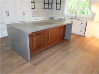 Island/Breakfast Bar