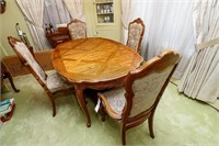 Ornate Pecan Thomasville Dining Room Table w/Eight