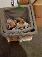 BASKET COLLECTION AND VINTAGE FIGURINES