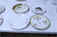 Group of 10 Decorator Plates: Lilies and Dogwoods