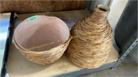 Basket/Vase? (DAMAGED)