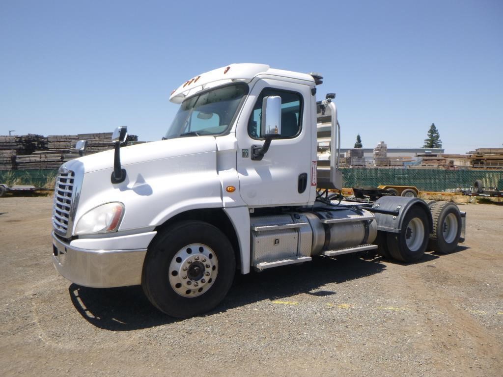 2017 Freightliner Cascadia T/A Truck Tractor