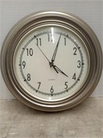 Quartz wall clock