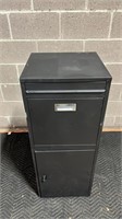 FM819  Package Safe Delivery Box