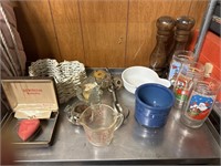 Miscellaneous lot  of glassware and  trinkets