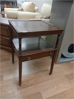 Wood end table 28 x20 x 20