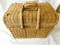 Picnic basket for two.